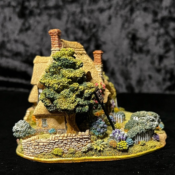 Rare Lilliput Lane | The Nineteenth Hole | British Collection - Picture 6 of 16